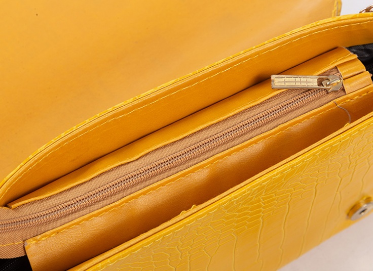 کیف دوشی زنانه دسته زنجیری