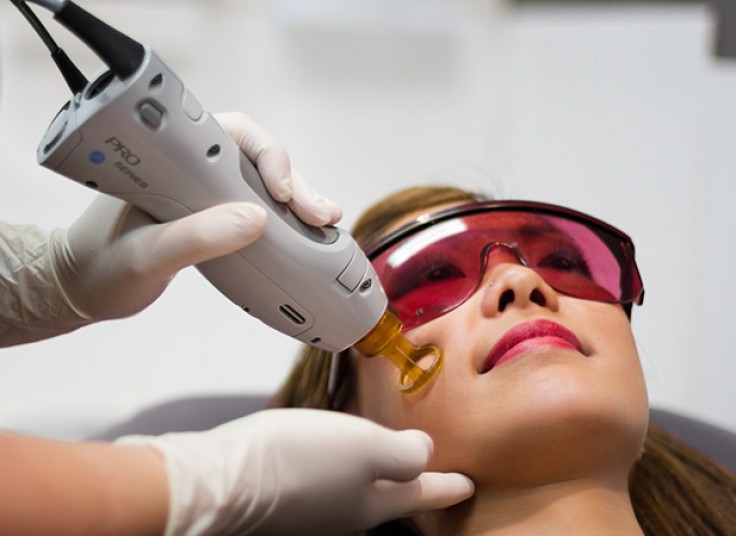 لیزر دایود کلینیک تنا