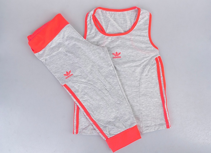 تاپ و برمودا زنانه طرح adidas