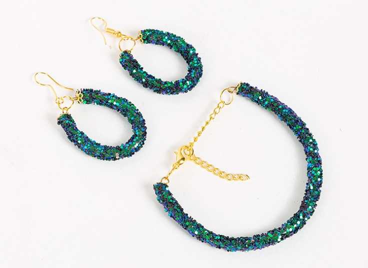 گوشواره و دستبند کریستالی