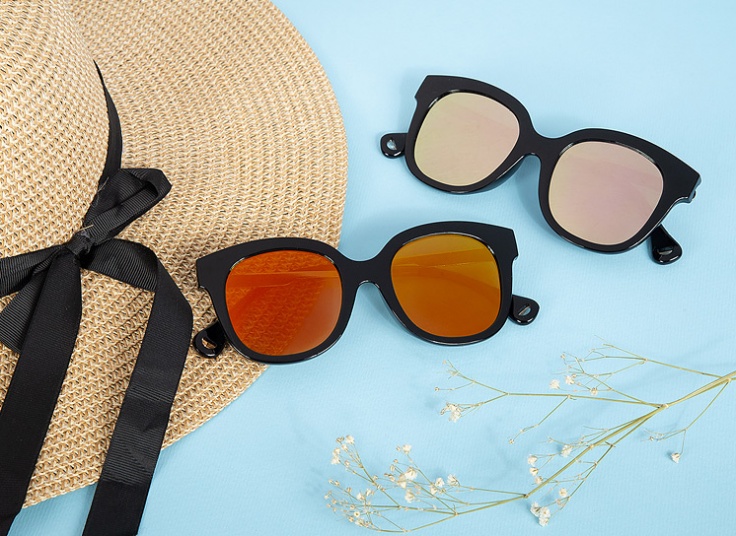 عینک آفتابی رنگی