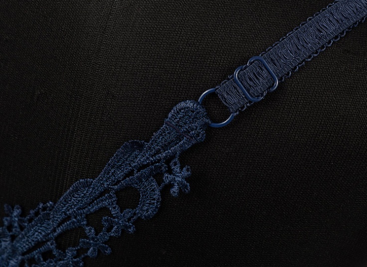 ست لباس زیر زنانه