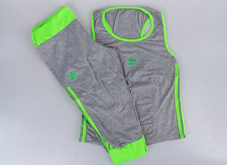 تاپ و برمودا زنانه طرح adidas