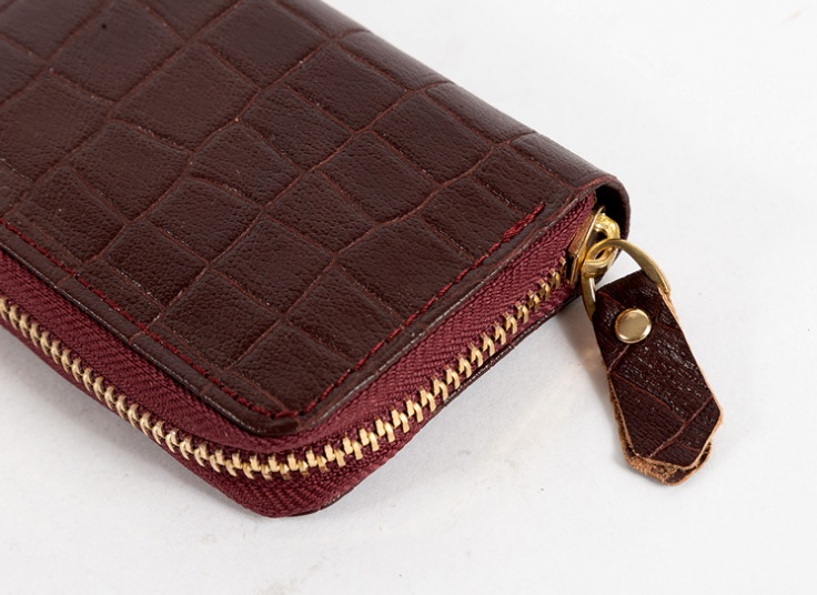 جاکارتی و کیف چرم طبیعی