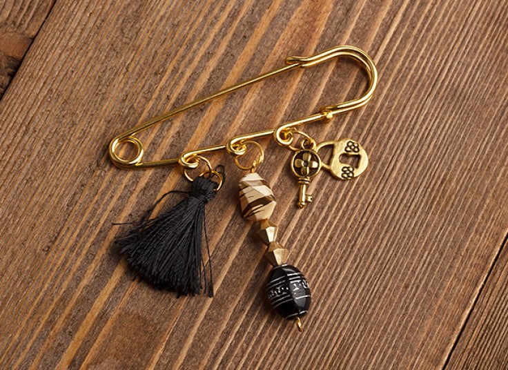 سنجاق سینه دست ساز