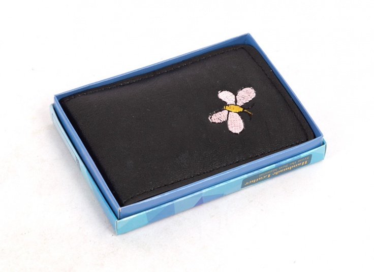 جاکارتی چرم گلدوزی‌ شده