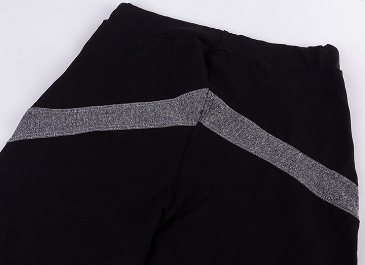 شلوار تیکه دوزی شده