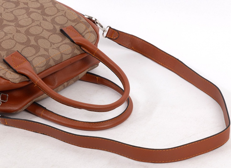 کیف زنانه طرح Coach