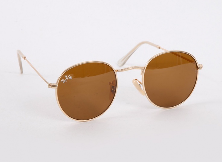 عینک آفتابی طرح Ray Ban