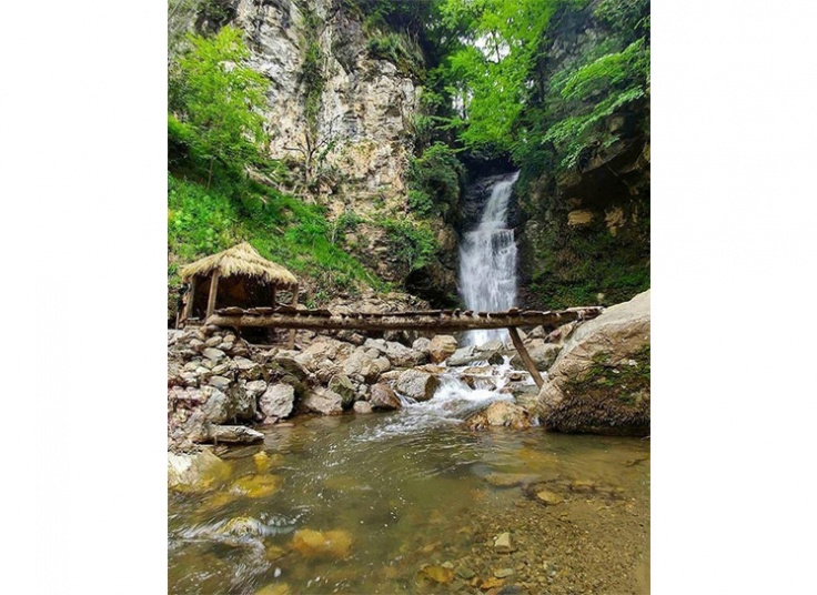 تور دریاچه عروس و آبشار دود وزن تابان پرواز آسیا