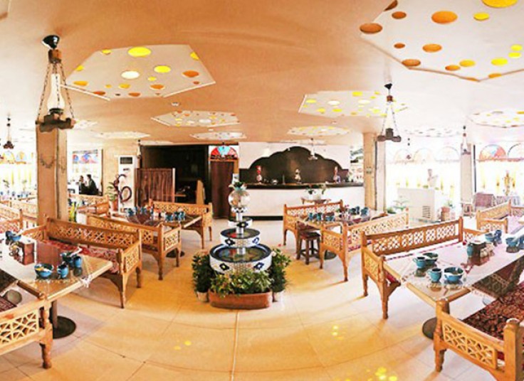 دیزی لذیذ سنتی در رستوران نگار خاتون