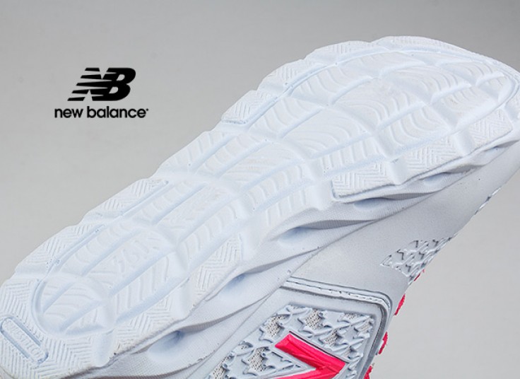 کفش ورزشی زنانه New Balance