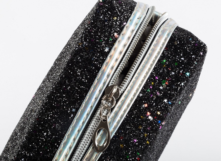 کیف لوازم آرایش اکلیلی