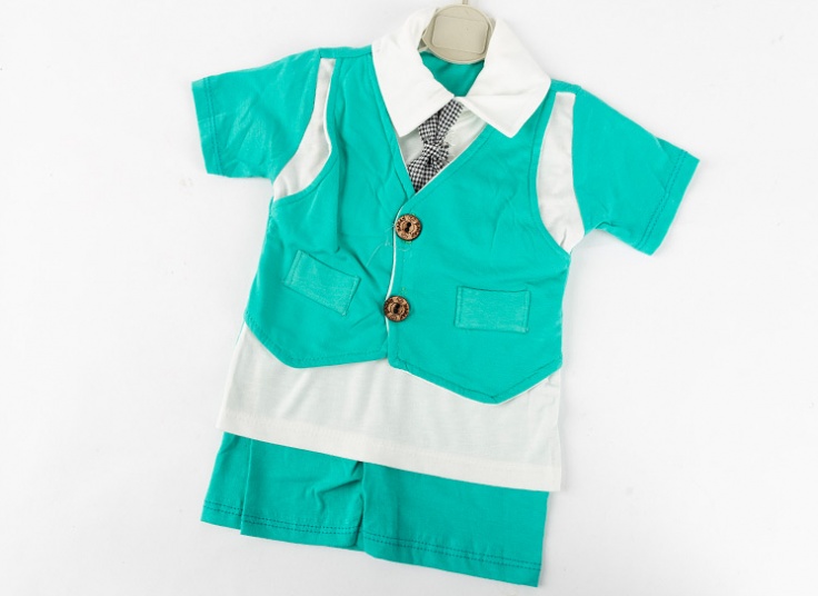 تیشرت و شلوارک کراوات‌دار