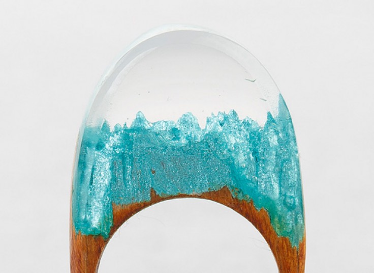 انگشتر چوبی نگین مینیاتوری