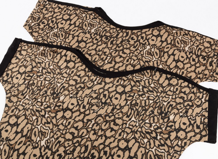 بلوز طرح پلنگی زنانه