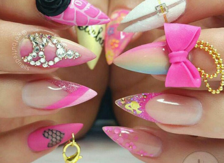 آموزش کاشت ناخن سالن فریبا