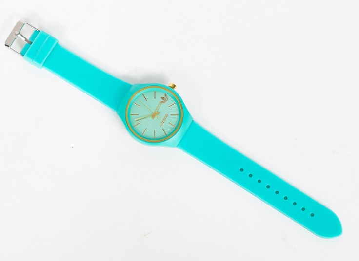 ساعت مچی طرح Adidas