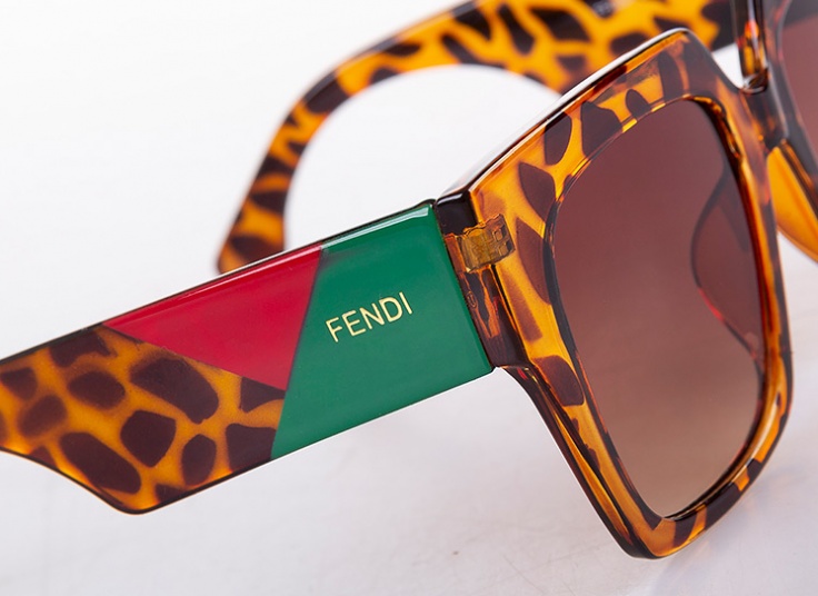 عینک آفتابی FENDI