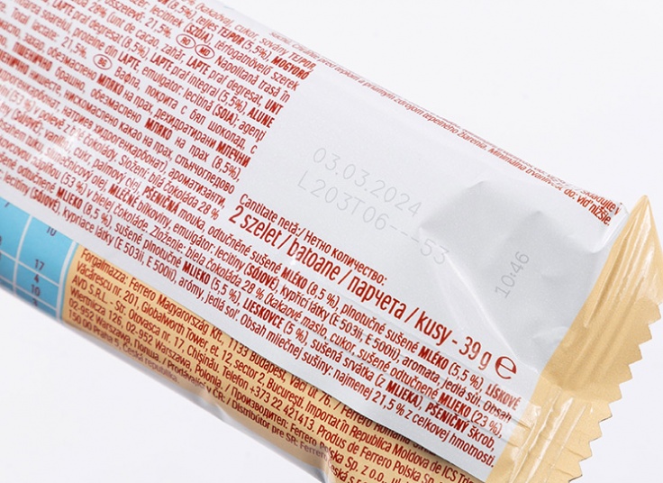 ویفر شکلاتی Kinder bueno