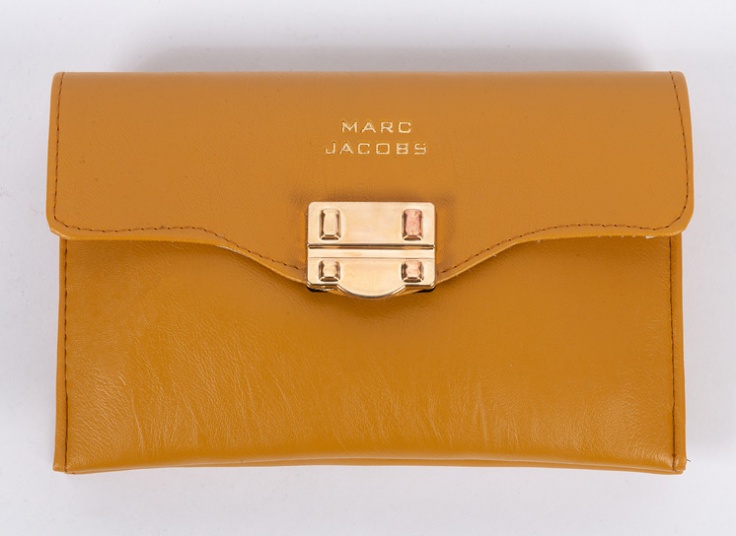 کیف پاسپورتی Marc Jacobs