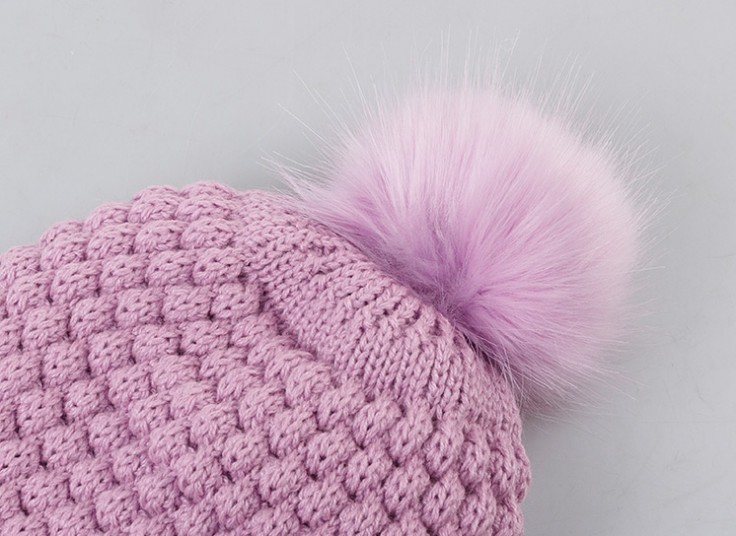 کلاه بافت Poom Poom