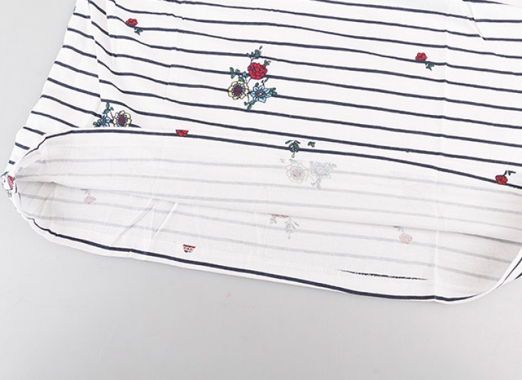 تیشرت زنانه طرح Flower Print