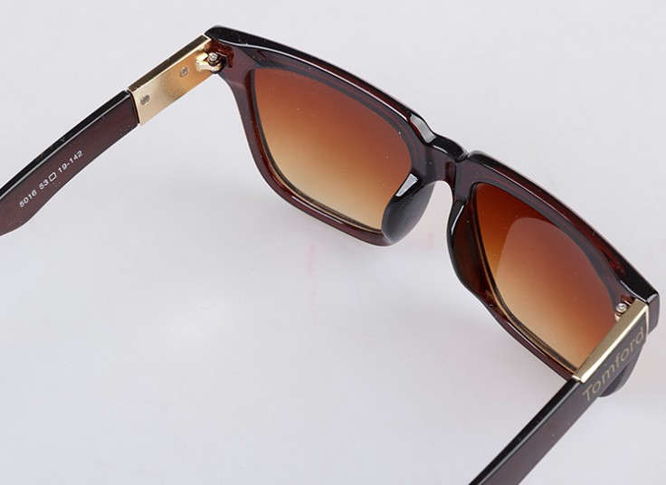 عینک آفتابی زنانه طرح Tom Ford