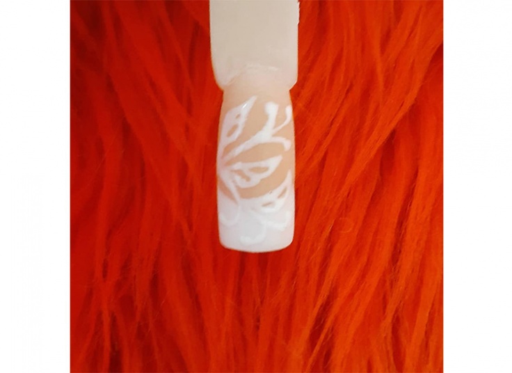 خدمات ناخن در سالن یاس