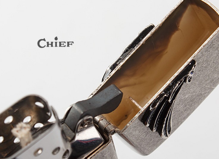 دو مدل فندک CHIEF