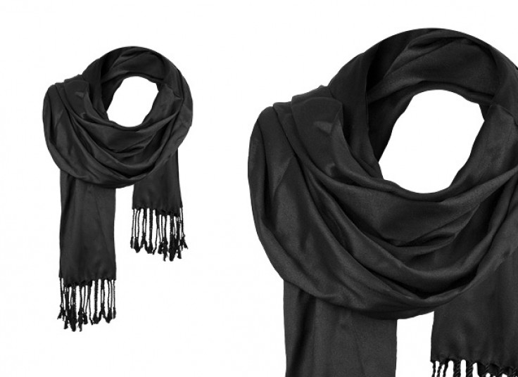 شال مشکی Lantern Moon