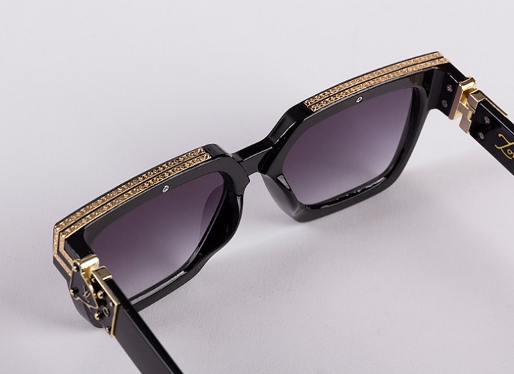 عینک آفتابی طرح Louis vuitton