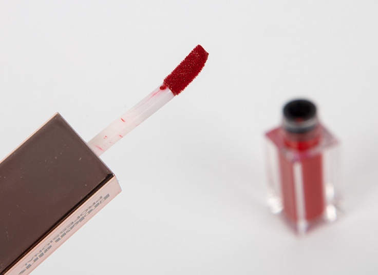 رژ لب مایع و جامد Broken Girls