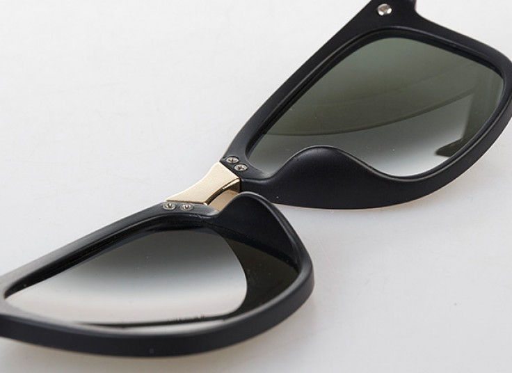 عینک آفتابی طرح Tom Ford