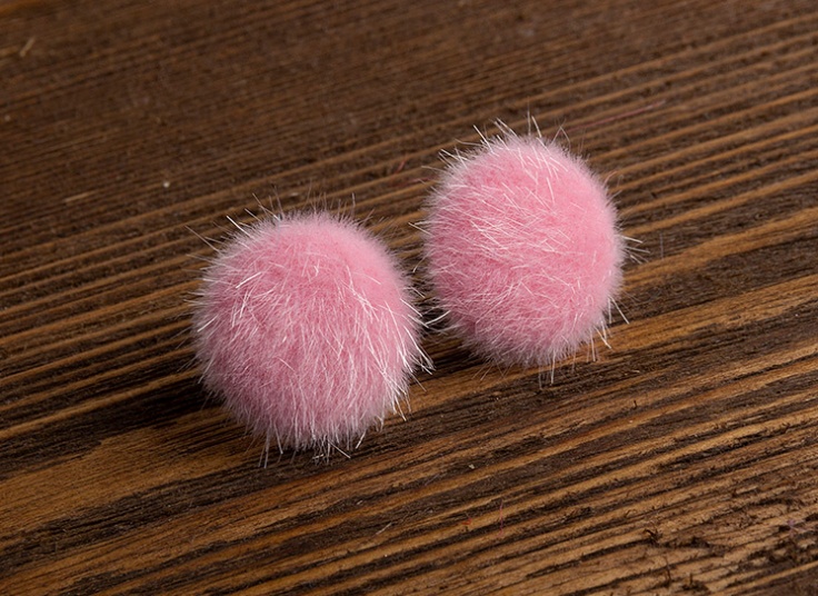 گوشواره میخی پشمی