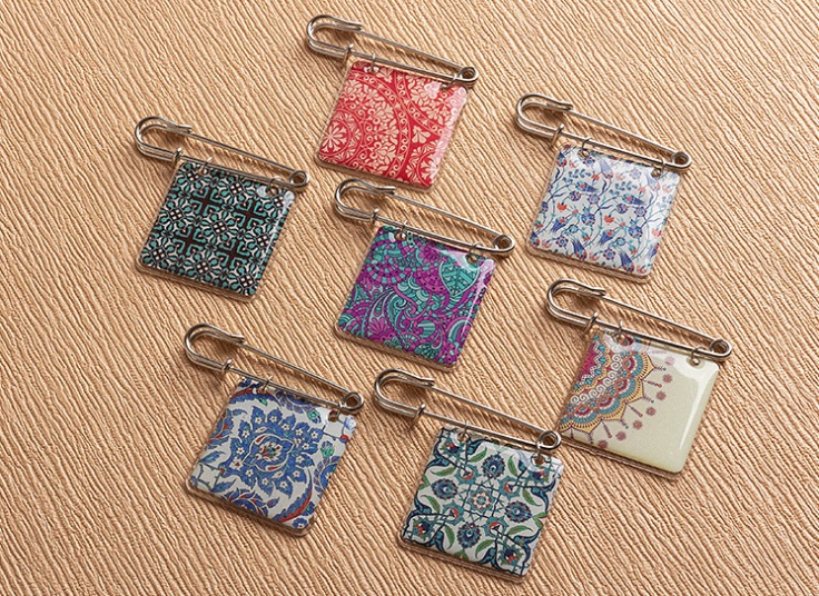 سنجاق سینه Square