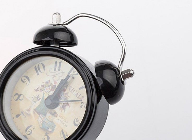 ساعت رومیزی شماته دار