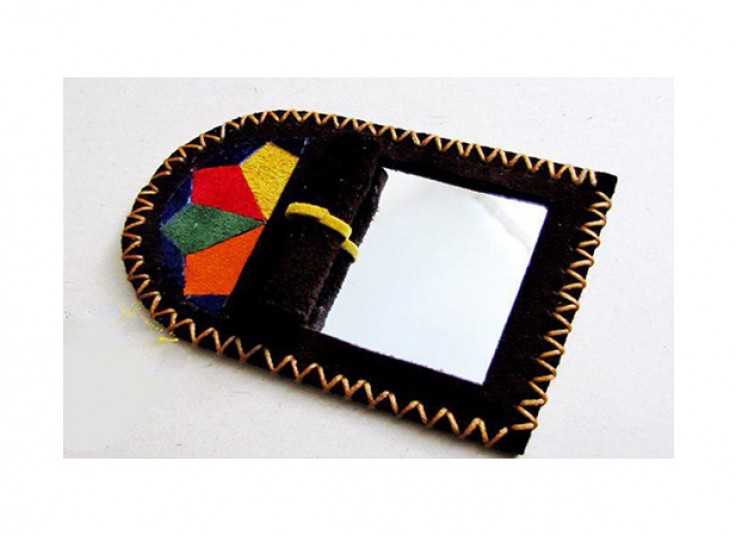 ورک شاپ ساخت آینه چرم دست دوز در هنر ماندگار پارسی