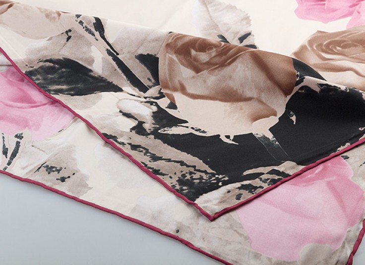 روسری ساتن Enrico Coveri