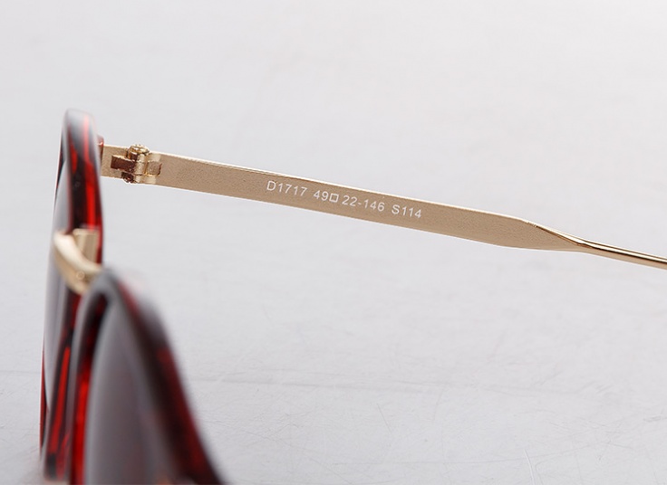 عینک آفتابی طرح TOMMY