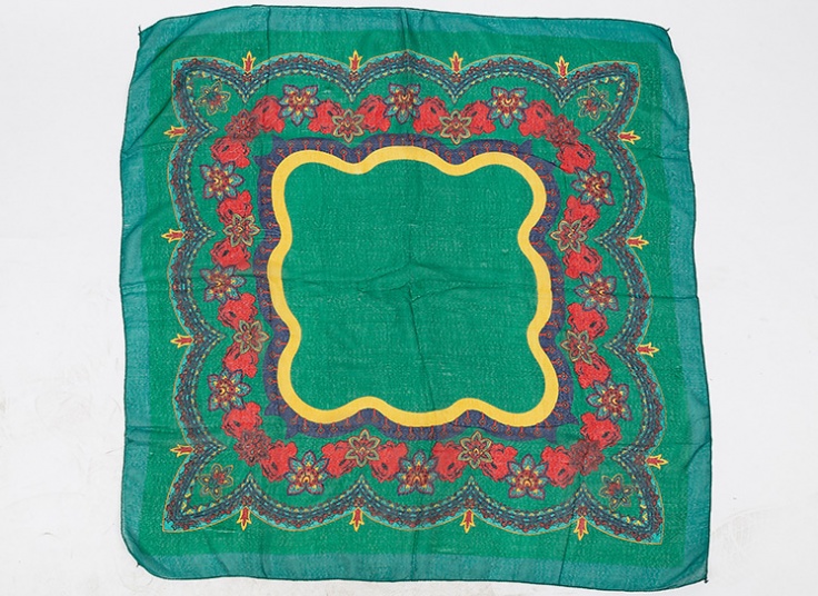 روسری نخی طرح دار زنانه