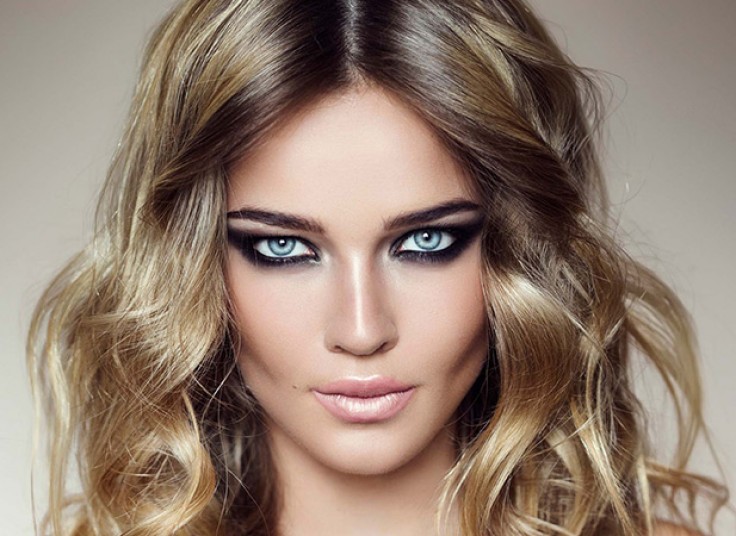 خدمات رنگ و مش سالن سمیلار