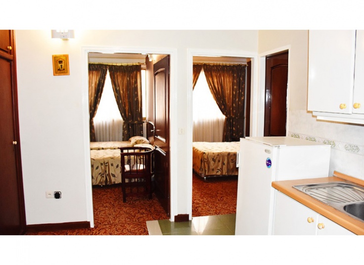 اقامت در هتل دو ستاره فجر