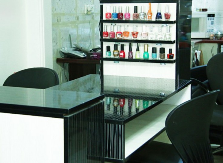 اپیلاسیون سالن زیبایی تینا