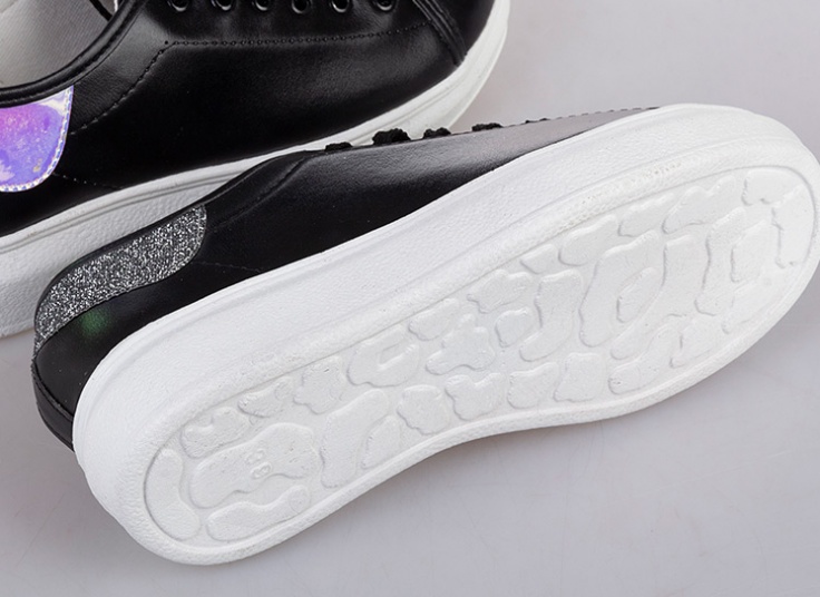 کفش اسنیکرز زنانه Alexander McQueen