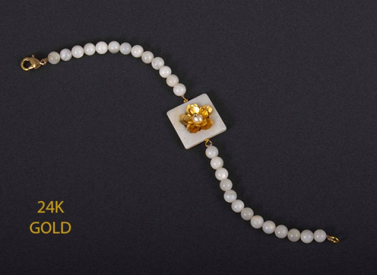 دستبند با گل روکش طلا