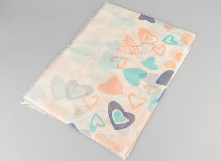 روسری نخی قواره دار طرح قلب