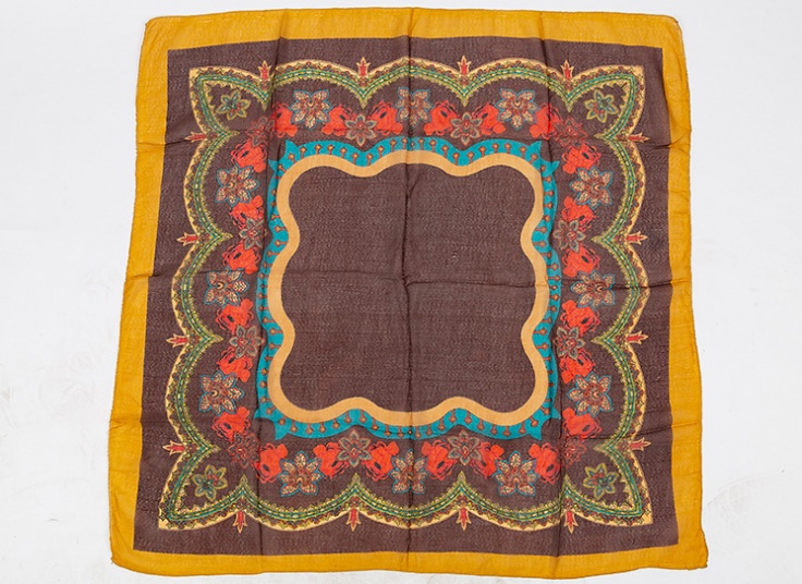 روسری نخی طرح دار زنانه