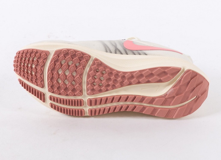 کتانی زنانه Nike Air Zoom Pegasus 39