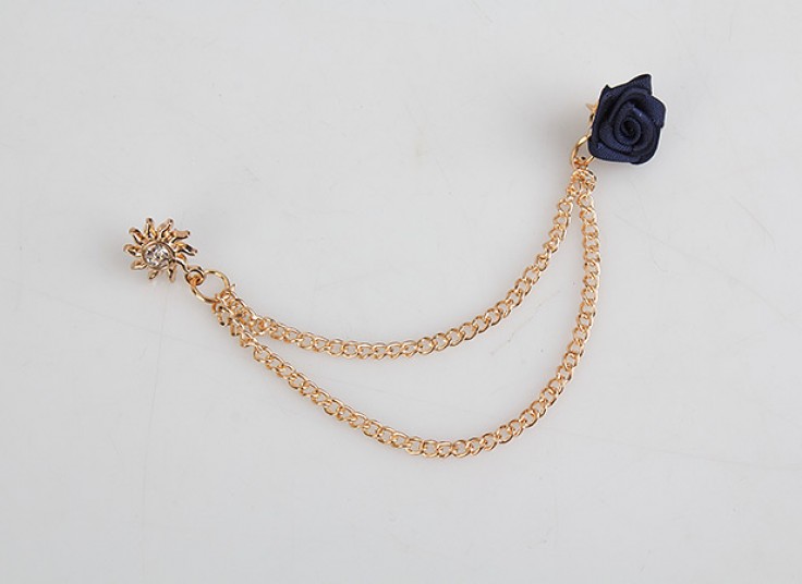 سنجاق سینه و کراوات